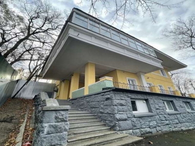 Грушевского 1-Б здание в центре Киева