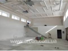 Офисное здание с высокими потолками